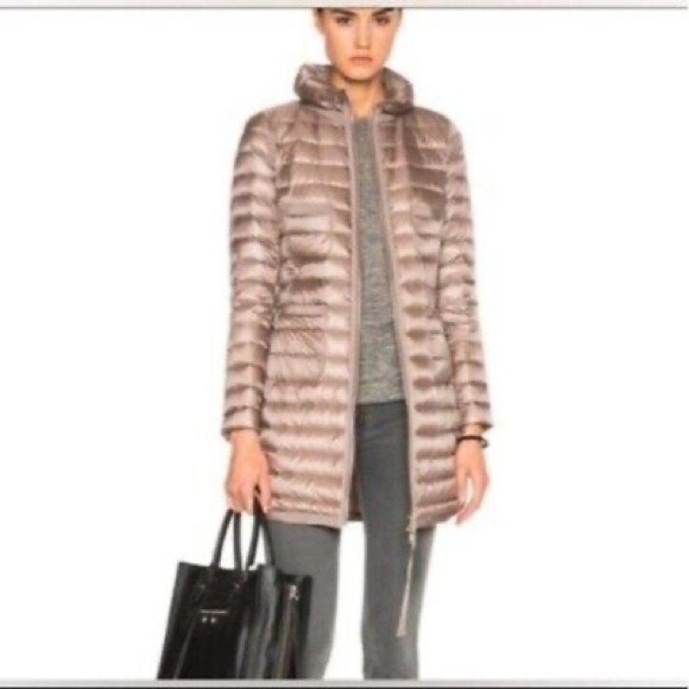 Moncler women Boque authentic puffer coat in pink. New with tags. Size 0 or XS